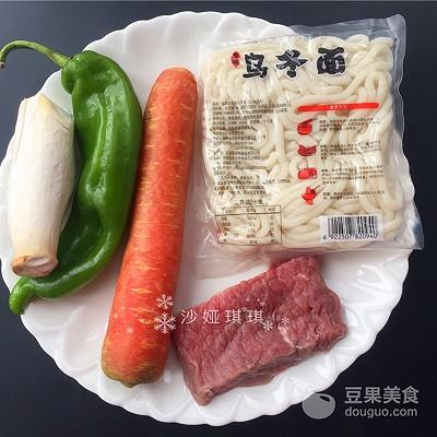 牛肉乌冬面怎么炒（杂蔬牛肉炒乌冬面）