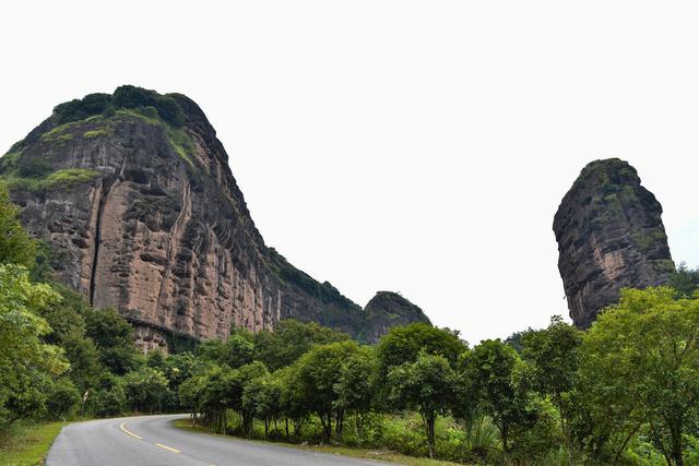 龙虎山属于江西哪个市（龙虎山在江西省哪座城市）