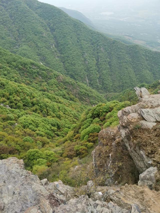 嵩山风景区游玩攻略（嵩山这个地方是每年春天爬山最热门线路）