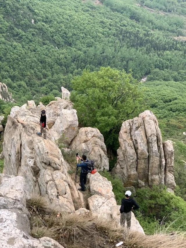 嵩山风景区游玩攻略（嵩山这个地方是每年春天爬山最热门线路）