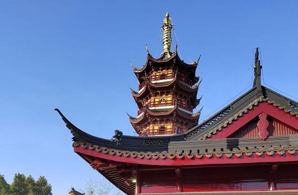 南京栖霞寺和鸡鸣寺哪个好