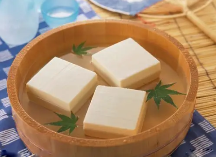 盒装的内酯豆腐有酸味正常吗2