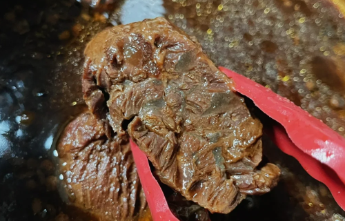 牛腱子肉怎么做好吃又肉烂(如何卤牛腱子肉)