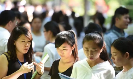 新高考文科生优势大不大,2023新高考对文科生有利还是对理科生有利