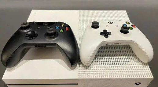 Xbox One应用怎么分屏(xbox One可以双人同屏游戏吗)