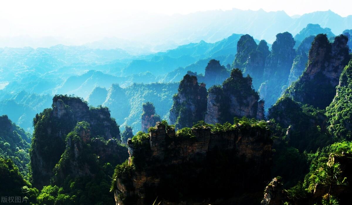 湖南必去十大景点排名（湖南有哪些好玩的景点十大排名）