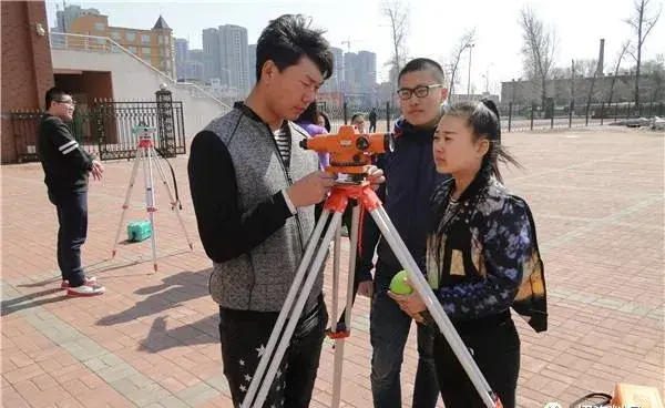 女孩子千万别做档案管理员（为什么不建议女生去做资料员）