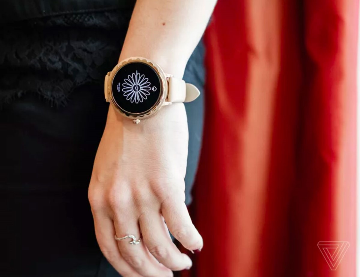 女性 Wear OS 智能手表推荐，Kate Spade Scallop 2