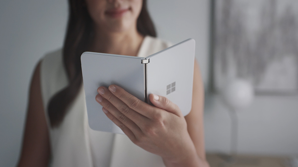 Microsoft Surface可折叠手机可能具有三个屏幕