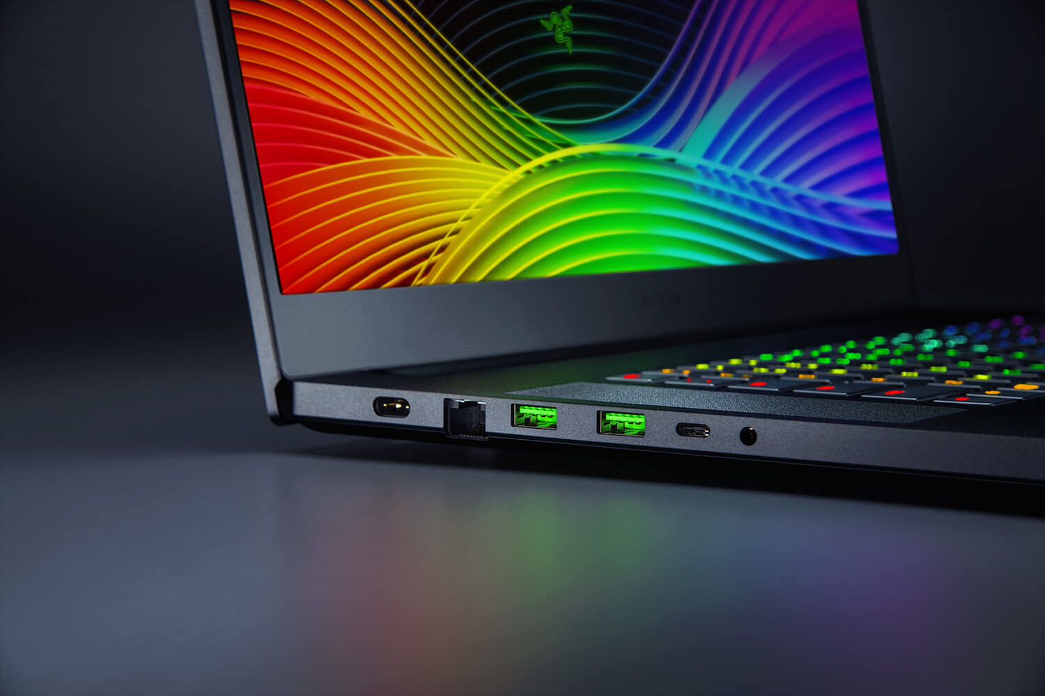 雷蛇Razer Blade Pro 17（2020），高端便携的17英寸游戏笔记本电脑