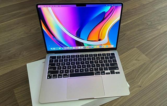 macbook卡住了怎么强制关机（mac死机了完全动不了）