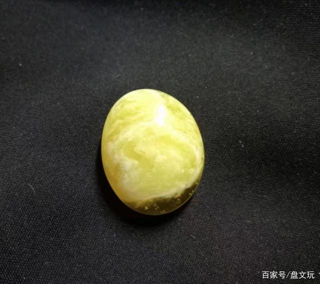 蜜蜡价格多少钱一克（蜜蜡成色决定其分类和价格）