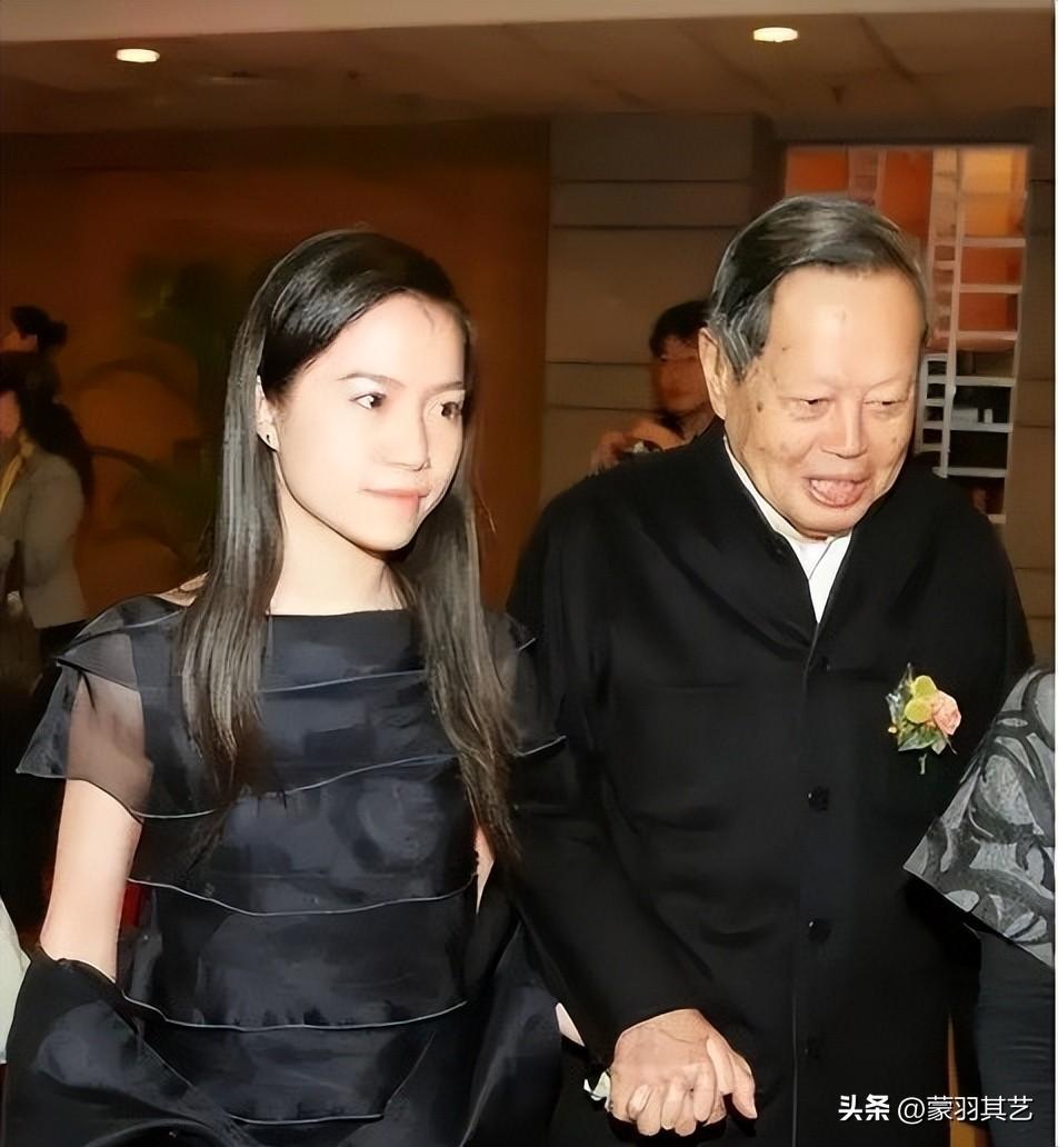 杨振宁老婆翁帆多少岁（19年低欲生活有苦有甜）