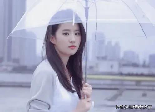 刘亦菲是不是男变女（刘亦菲是男是女揭真相）