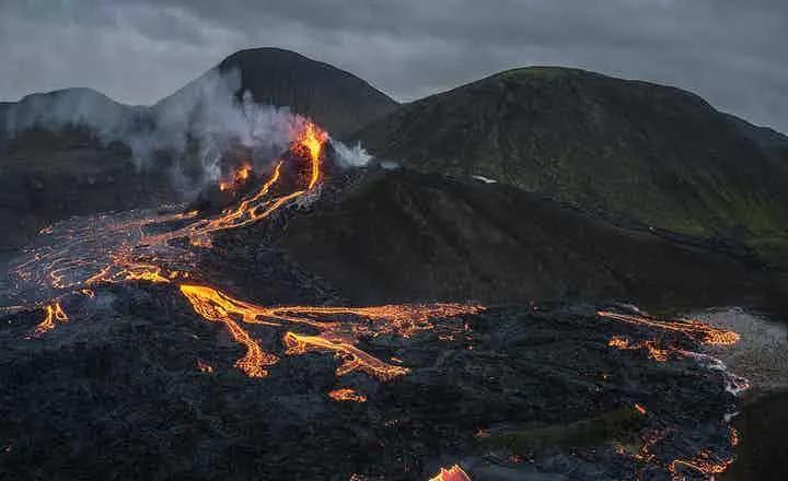 火山是怎么形成的（休眠火山是怎么形成的）