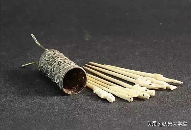 古代人用什么刷牙（古人靠什么来清洁牙齿）