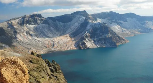 长白山北坡好爬吗（长白山北坡坐小车后还需爬多久）