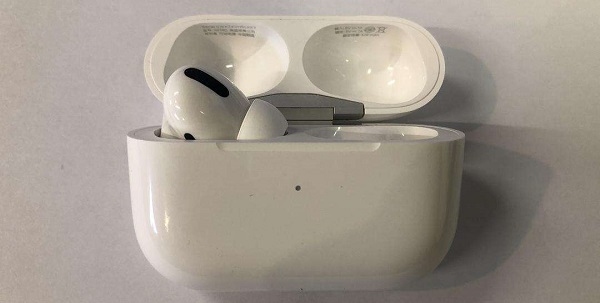 airpods pro充电时灯会一直亮吗介绍