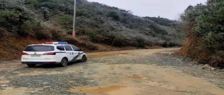 结冰路面和冻雨是冬季道路(冬季道路结冰容易发生的事情有哪些)