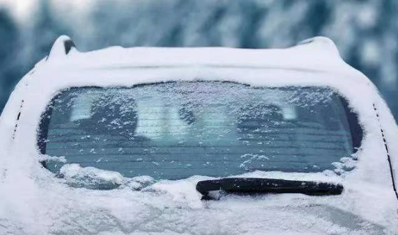 车窗结冰能喷玻璃水吗2