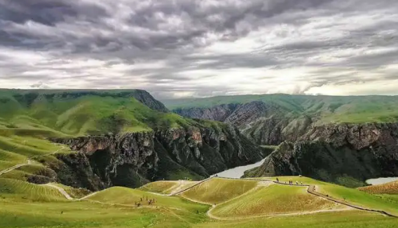 什么时间去新疆旅游最好 2024年7月份去新疆还是8月份去好
